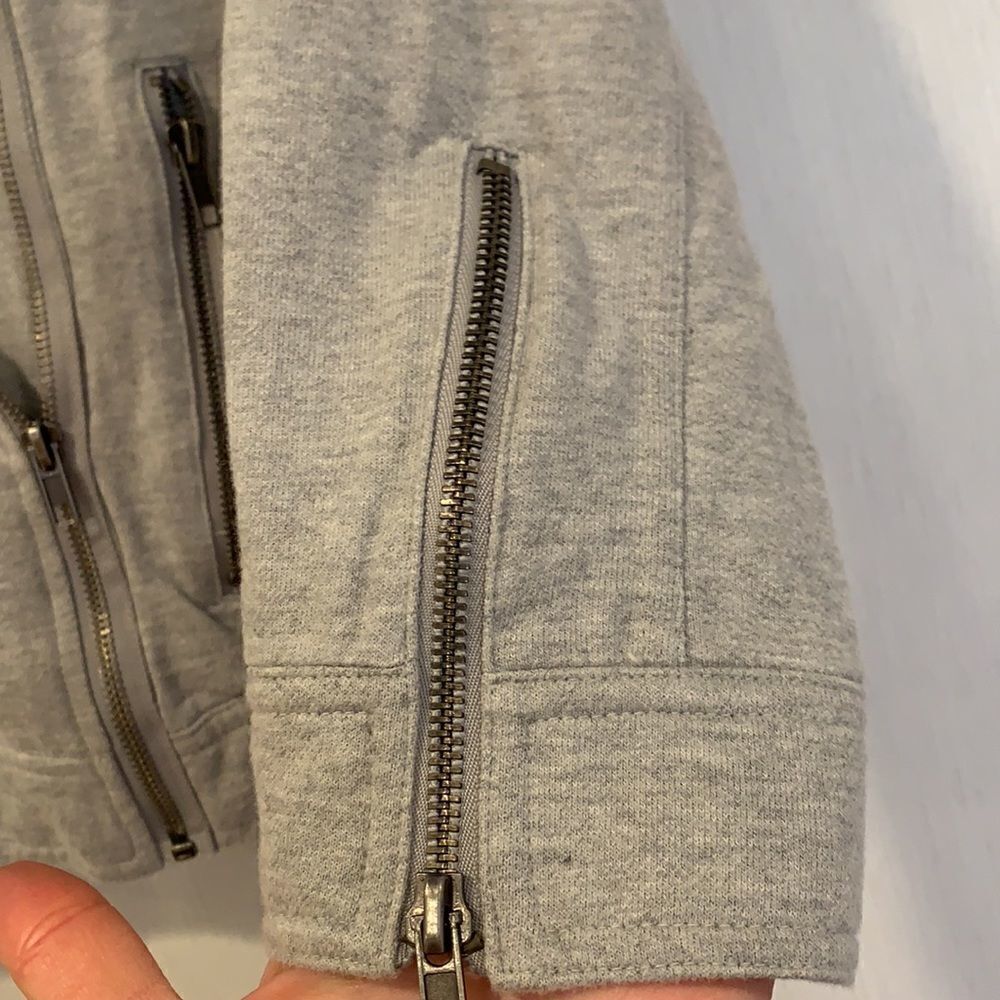 šlastādealā
šCacheāzipperĀ jacket - Picture 6 of 8